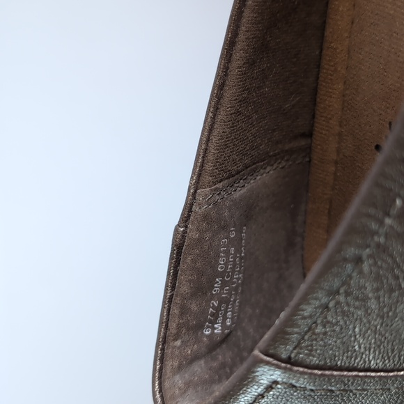 Clarks Collection Pewter Leather Flats Soft Cushion Women's - Picture 8 of 10